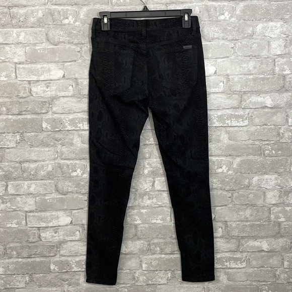 Joe’s The Icon Mid Rise Skinny Ankle in Black Snake Print - Picture 3 of 7